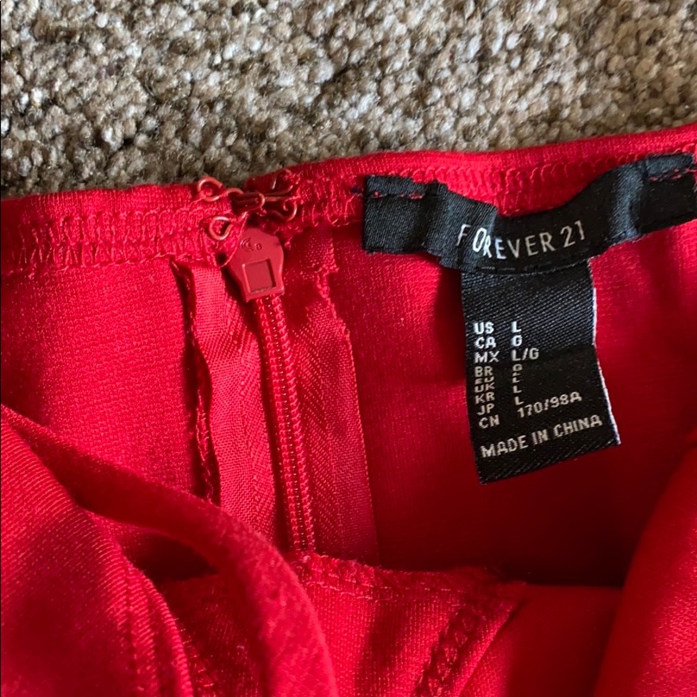 Red Dress - Picture 3 of 4